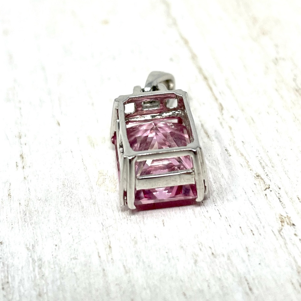 14K white gold, diamonds, pink emerald cut topaz pendant - Picture 8 of 11